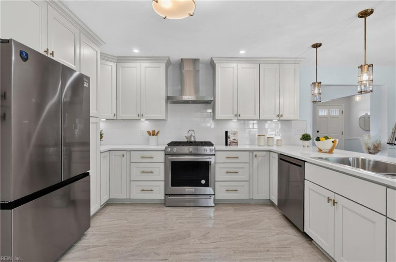 Photo 8 of 37 residential for sale in Virginia Beach virginia