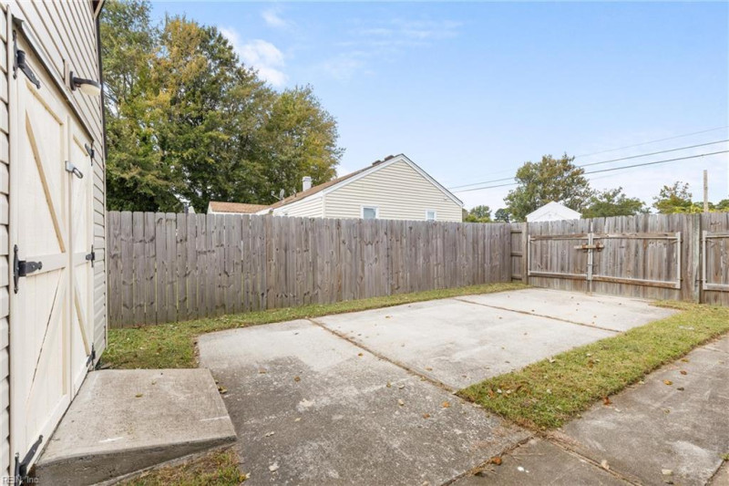 Photo 18 of 22 residential for sale in Norfolk virginia