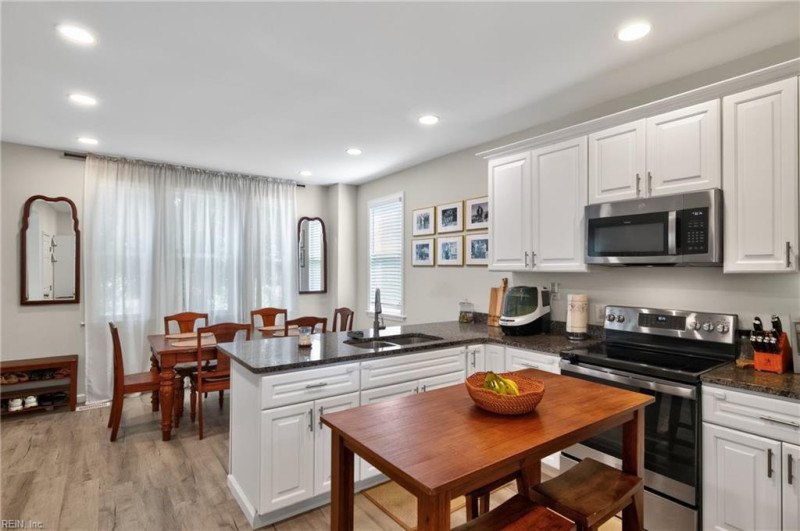 Photo 5 of 19 residential for sale in Newport News virginia