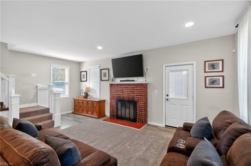 Photo 6 of 19 residential for sale in Newport News virginia