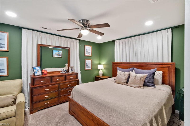 Photo 9 of 19 residential for sale in Newport News virginia