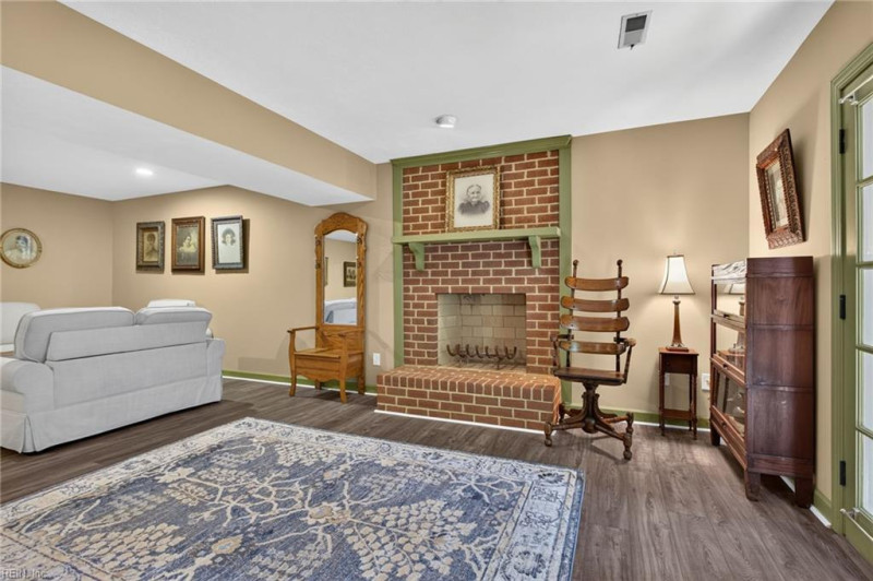 Photo 22 of 41 residential for sale in Williamsburg virginia Photo 22 of 41 residential for sale in Williamsburg virginia
