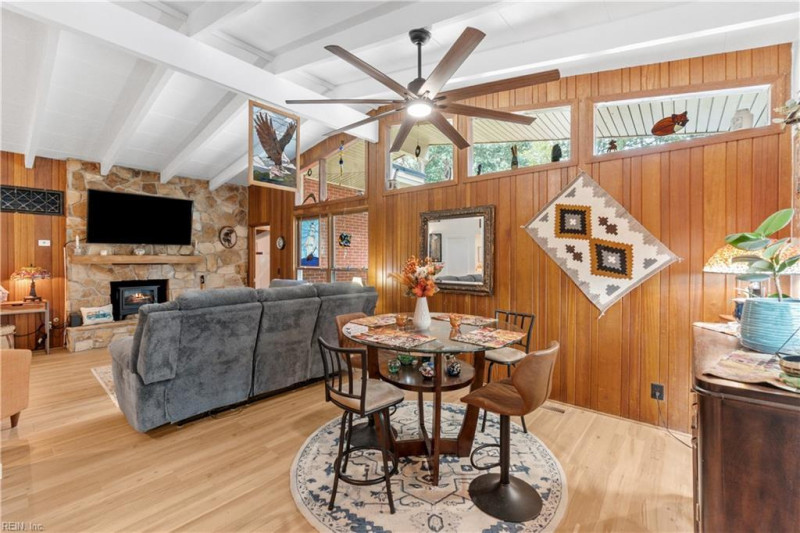 Photo 11 of 41 residential for sale in Virginia Beach virginia