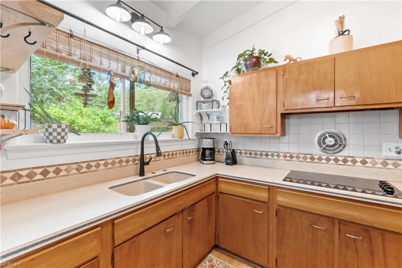 Photo 16 of 41 residential for sale in Virginia Beach virginia