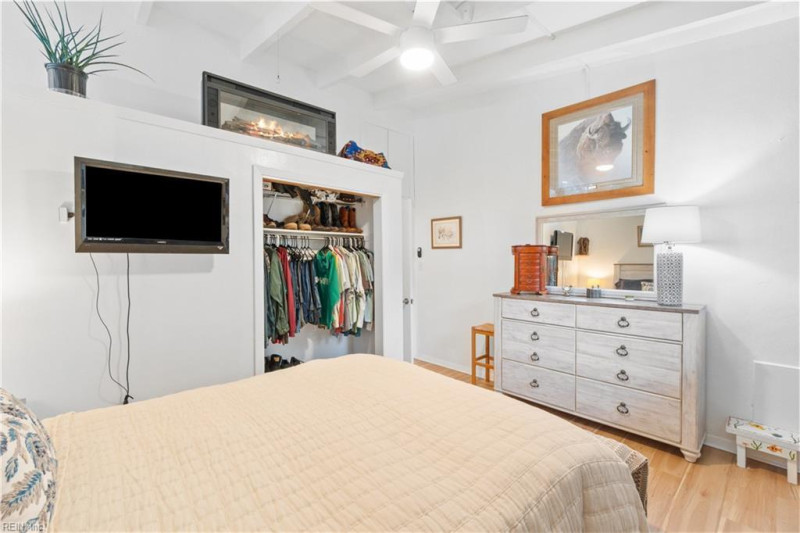 Photo 18 of 41 residential for sale in Virginia Beach virginia