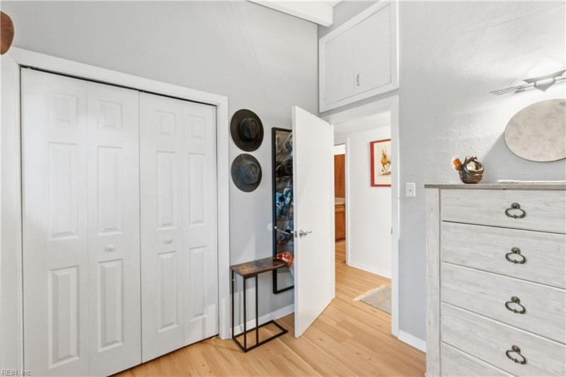 Photo 25 of 41 residential for sale in Virginia Beach virginia