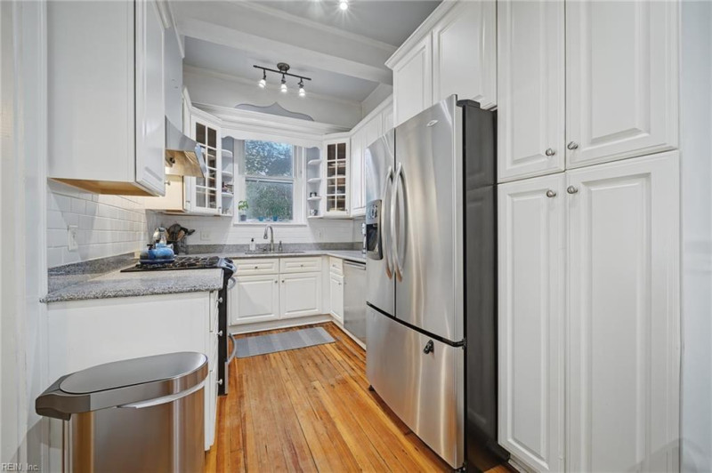 Photo 18 of 50 residential for sale in Norfolk virginia