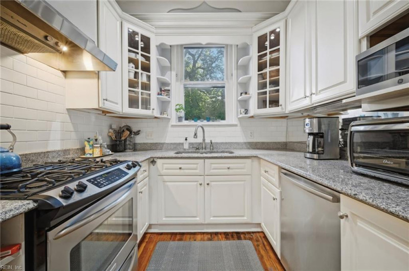 Photo 19 of 50 residential for sale in Norfolk virginia