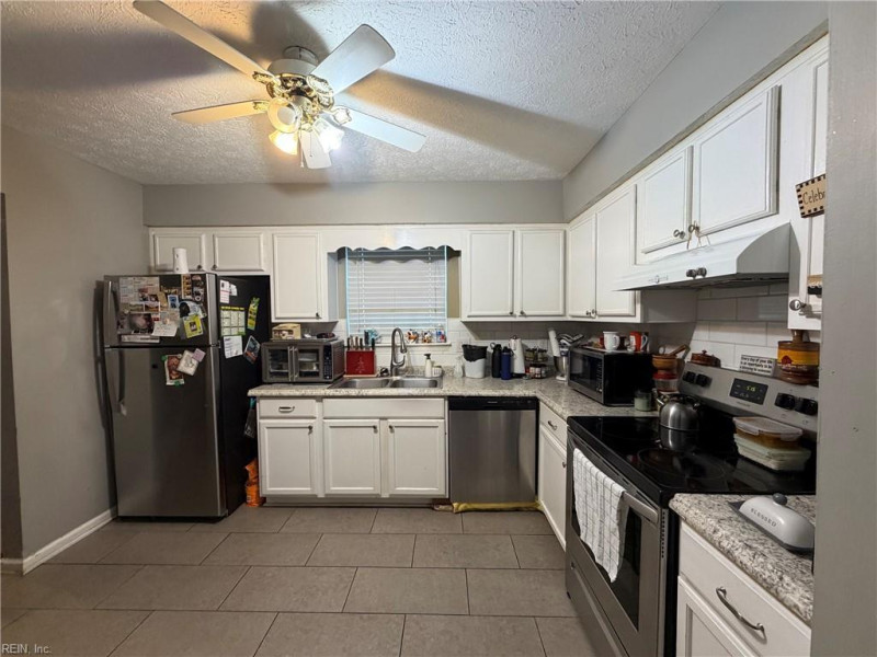 Photo 4 of 14 residential for sale in Newport News virginia