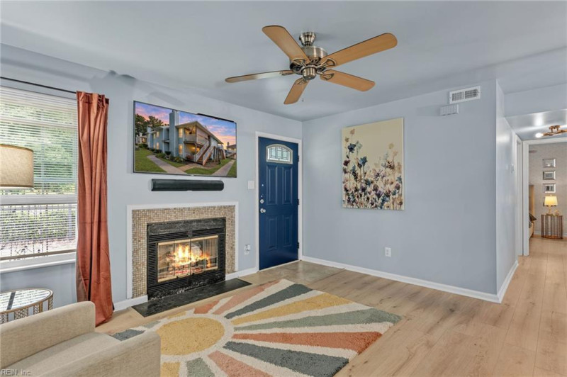 Photo 10 of 32 residential for sale in Virginia Beach virginia