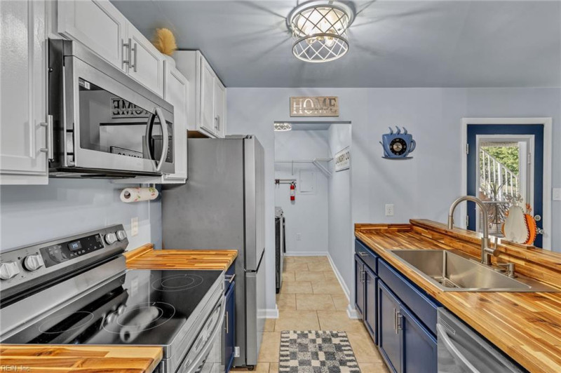 Photo 16 of 32 residential for sale in Virginia Beach virginia
