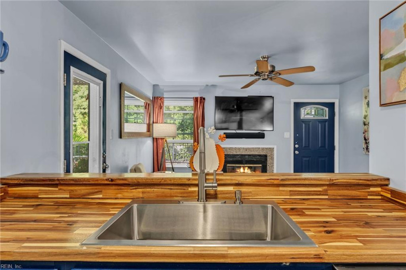 Photo 17 of 32 residential for sale in Virginia Beach virginia