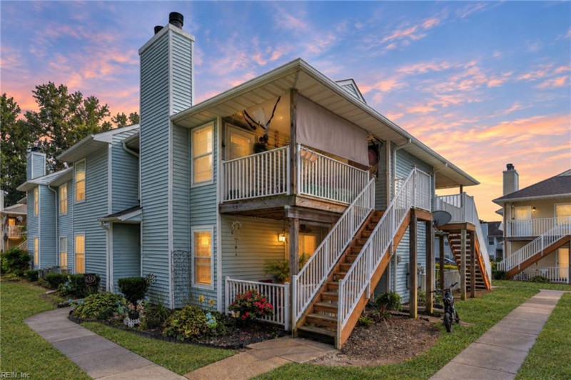 Photo 2 of 32 residential for sale in Virginia Beach virginia