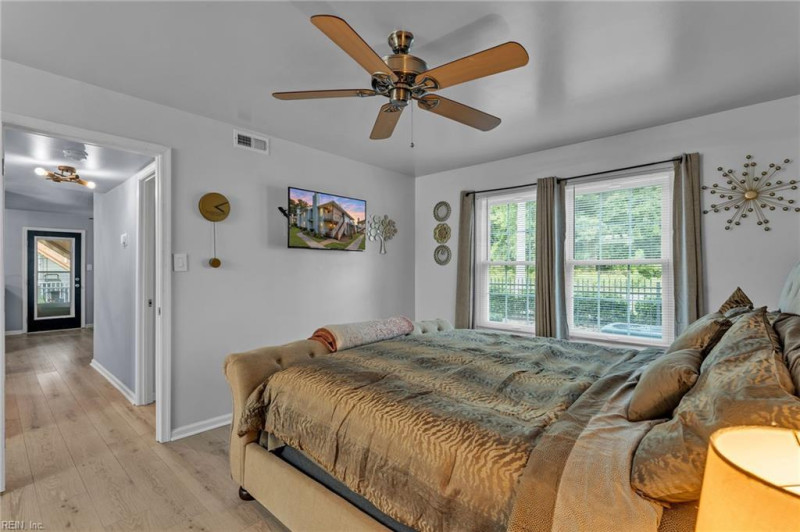 Photo 25 of 32 residential for sale in Virginia Beach virginia
