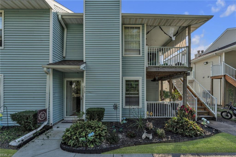 Photo 3 of 32 residential for sale in Virginia Beach virginia