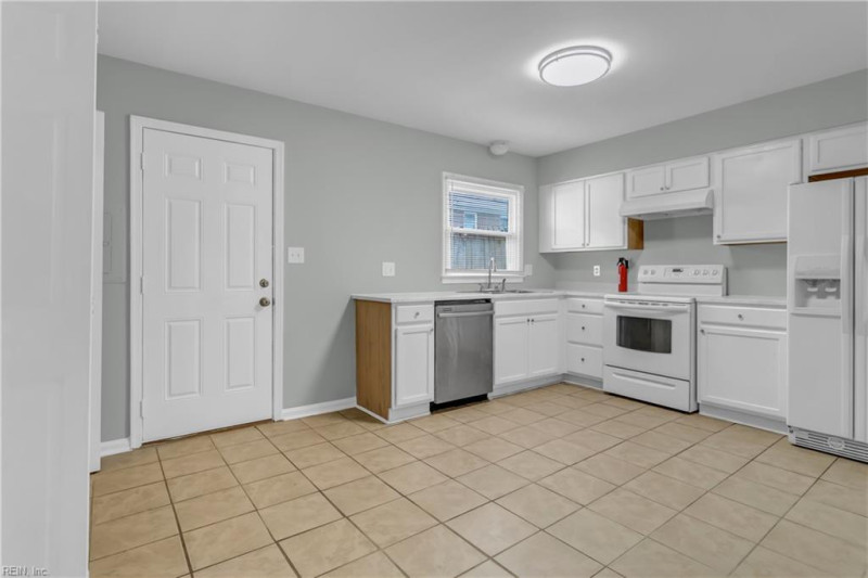 Photo 11 of 20 residential for sale in Newport News virginia