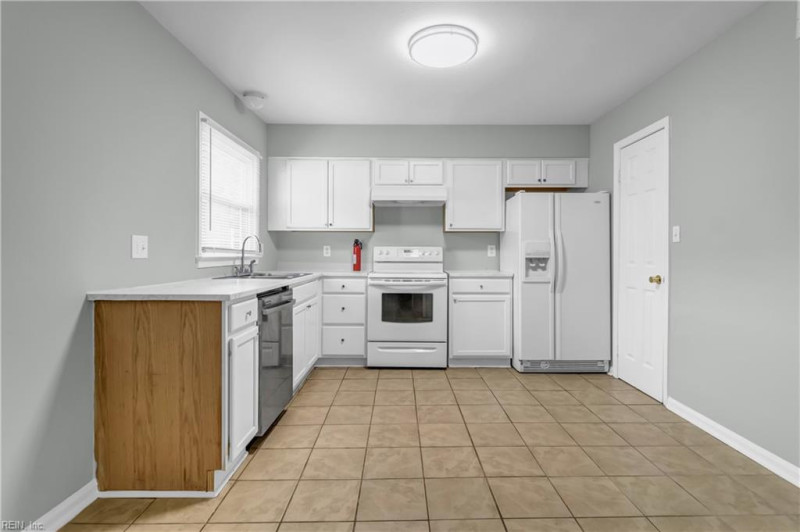 Photo 12 of 20 residential for sale in Newport News virginia