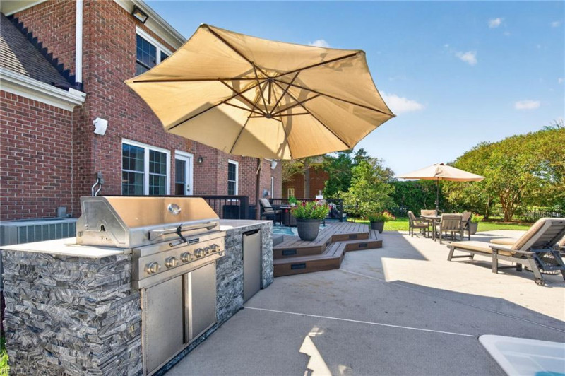 Photo 13 of 44 residential for sale in Virginia Beach virginia