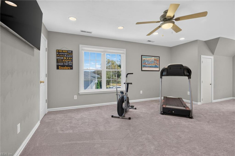 Photo 17 of 44 residential for sale in Virginia Beach virginia