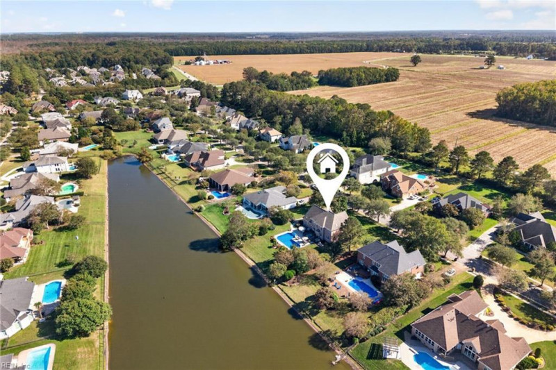 Photo 5 of 44 residential for sale in Virginia Beach virginia