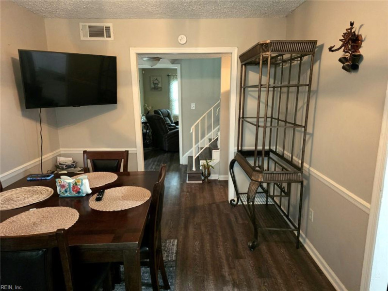 Photo 13 of 33 residential for sale in Newport News virginia