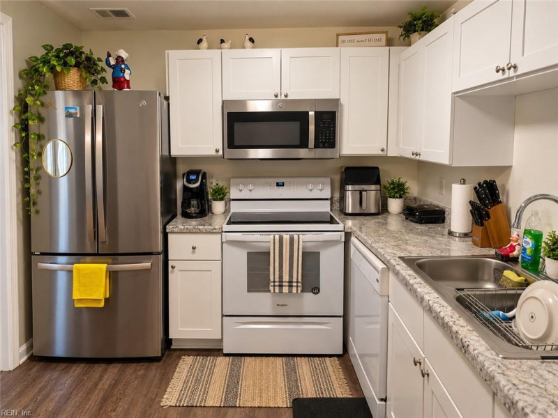 Photo 7 of 33 residential for sale in Newport News virginia