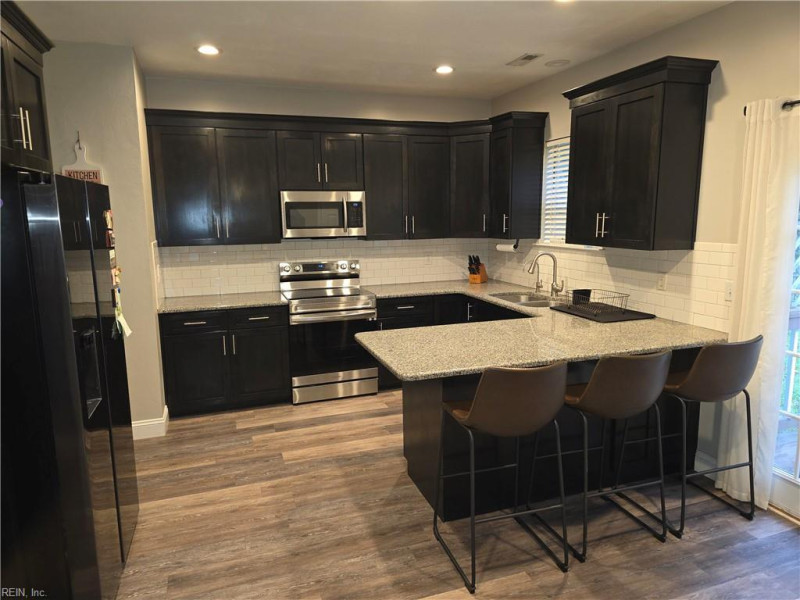 Photo 6 of 14 residential for sale in Suffolk virginia