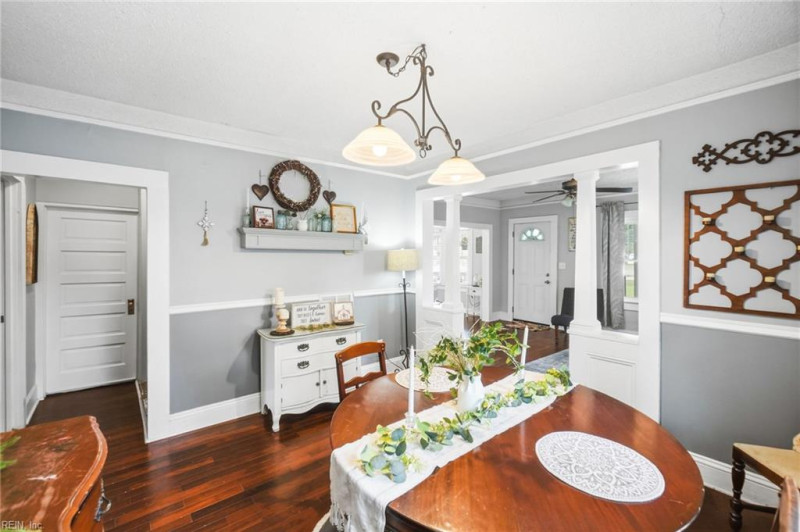 Photo 10 of 32 residential for sale in Chesapeake virginia
