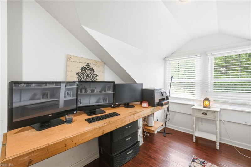 Photo 17 of 32 residential for sale in Chesapeake virginia