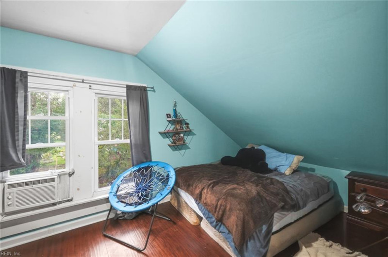 Photo 19 of 32 residential for sale in Chesapeake virginia