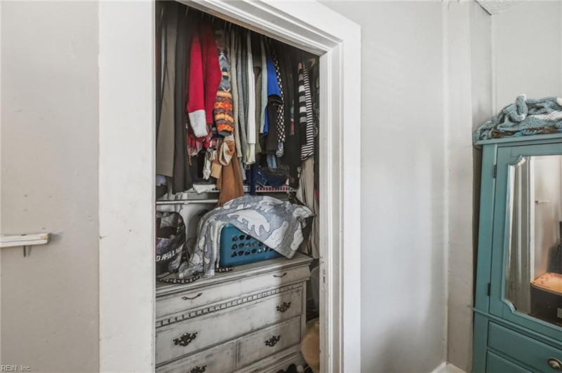 Photo 23 of 32 residential for sale in Chesapeake virginia