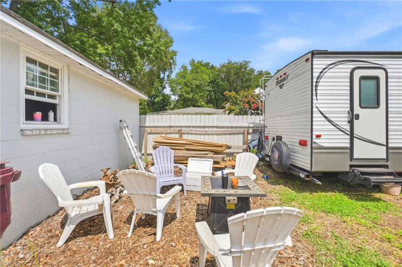 Photo 27 of 32 residential for sale in Chesapeake virginia