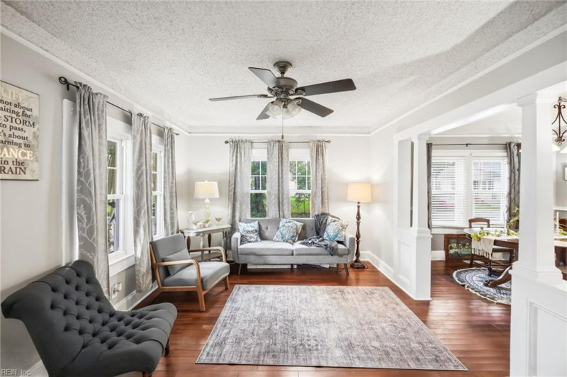 Photo 6 of 32 residential for sale in Chesapeake virginia