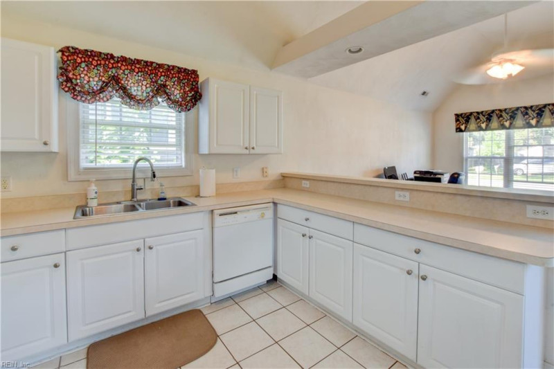 Photo 5 of 38 residential for sale in Chesapeake virginia Photo 5 of 38 residential for sale in Chesapeake virginia