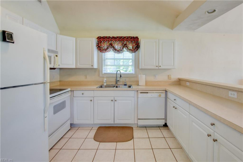 Photo 6 of 38 residential for sale in Chesapeake virginia Photo 6 of 38 residential for sale in Chesapeake virginia