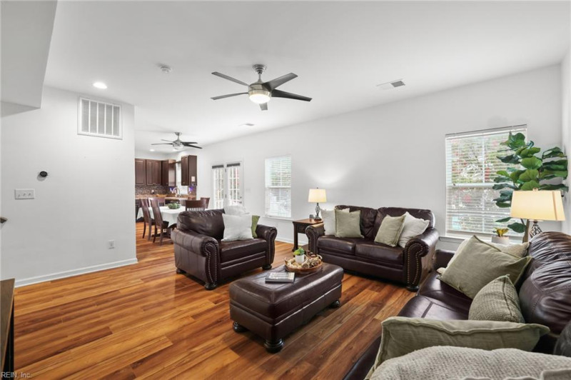 Photo 6 of 34 residential for sale in Chesapeake virginia