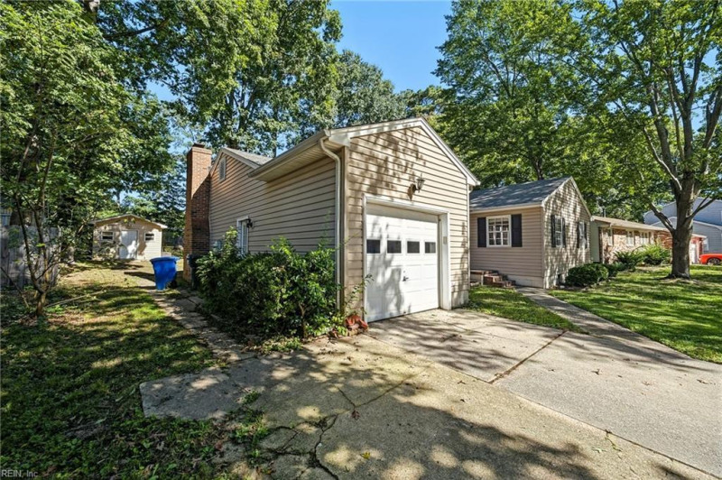 Photo 2 of 31 residential for sale in Newport News virginia Photo 2 of 31 residential for sale in Newport News virginia