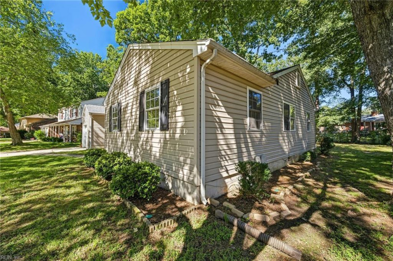 Photo 3 of 31 residential for sale in Newport News virginia Photo 3 of 31 residential for sale in Newport News virginia