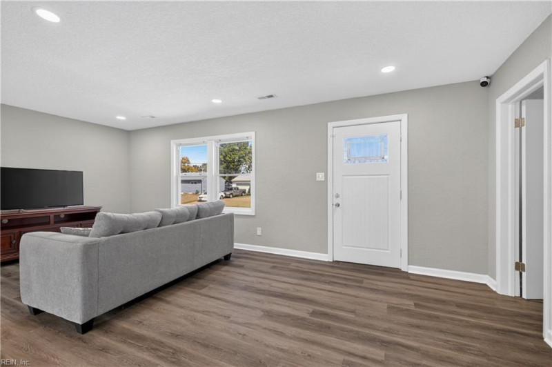 Photo 12 of 29 residential for sale in Norfolk virginia