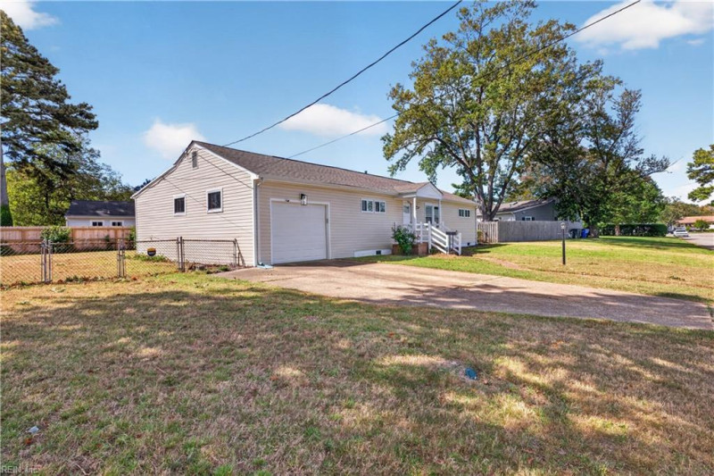 Photo 4 of 29 residential for sale in Norfolk virginia
