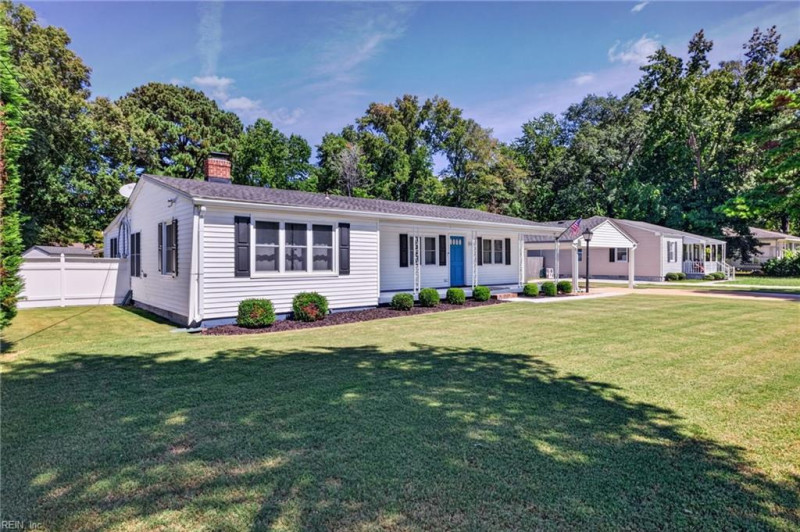 Photo 2 of 41 residential for sale in Chesapeake virginia