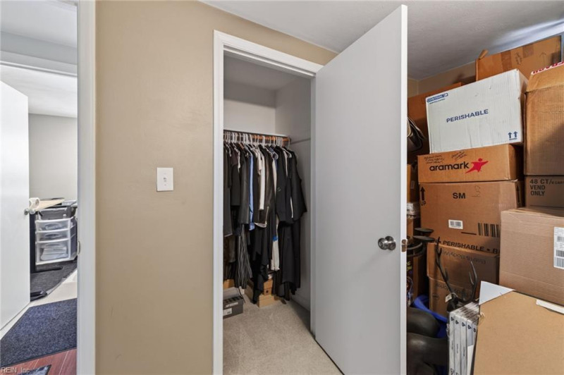 Photo 20 of 41 residential for sale in Chesapeake virginia