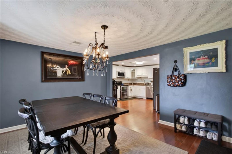 Photo 25 of 41 residential for sale in Chesapeake virginia