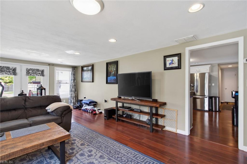Photo 30 of 41 residential for sale in Chesapeake virginia
