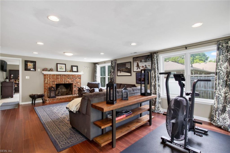 Photo 32 of 41 residential for sale in Chesapeake virginia