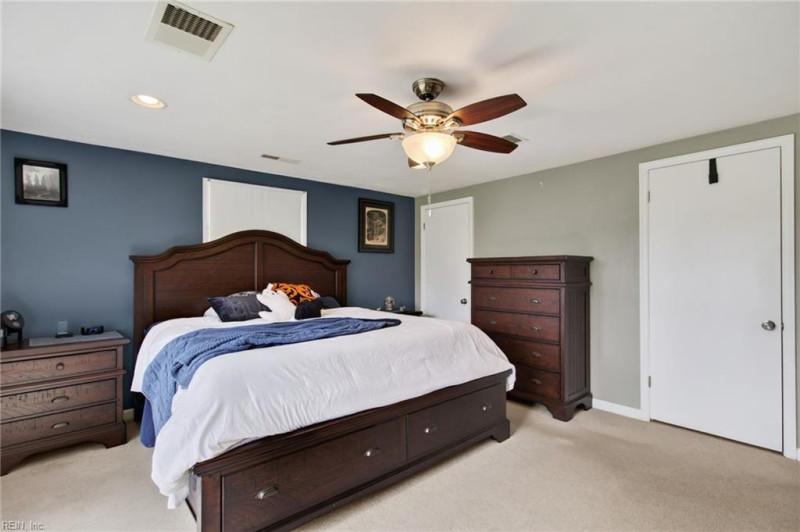 Photo 34 of 41 residential for sale in Chesapeake virginia
