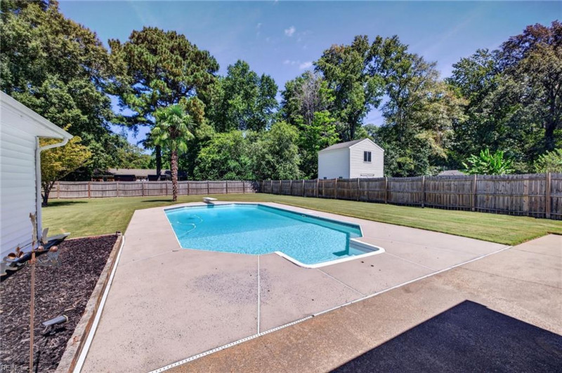 Photo 5 of 41 residential for sale in Chesapeake virginia