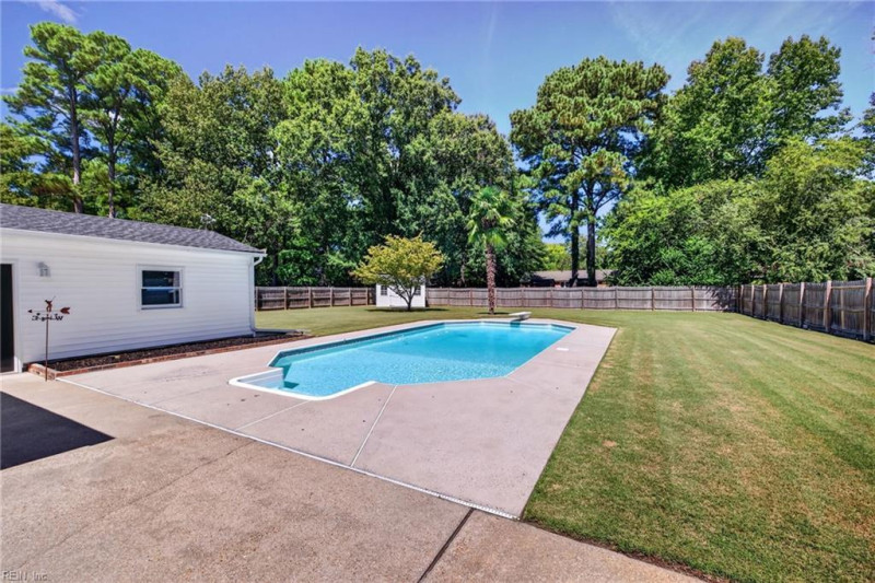 Photo 6 of 41 residential for sale in Chesapeake virginia