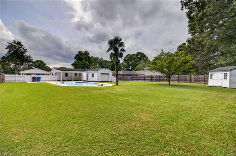 Photo 7 of 41 residential for sale in Chesapeake virginia