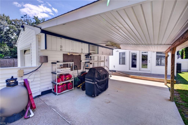Photo 9 of 41 residential for sale in Chesapeake virginia